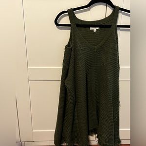 Umgee Sweater, Shoulder Cut-Out, Distressed hem.